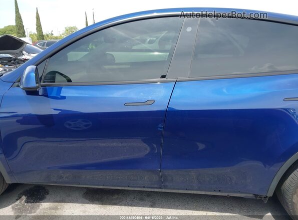 7SAYGDEE6PA067367 2023 TESLA MODEL Y Blue Widok wnętrza 360 stopni