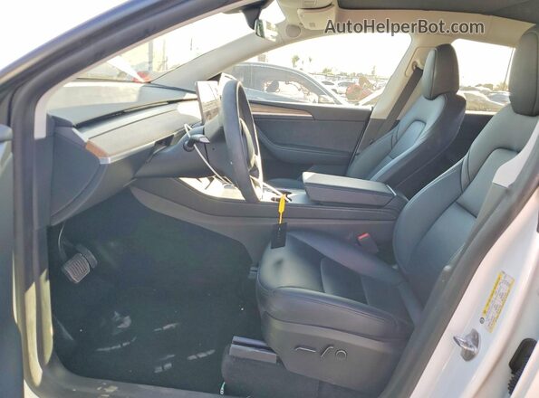 7SAYGDEE6RA228190 2024 TESLA MODEL White Вид салону спереду