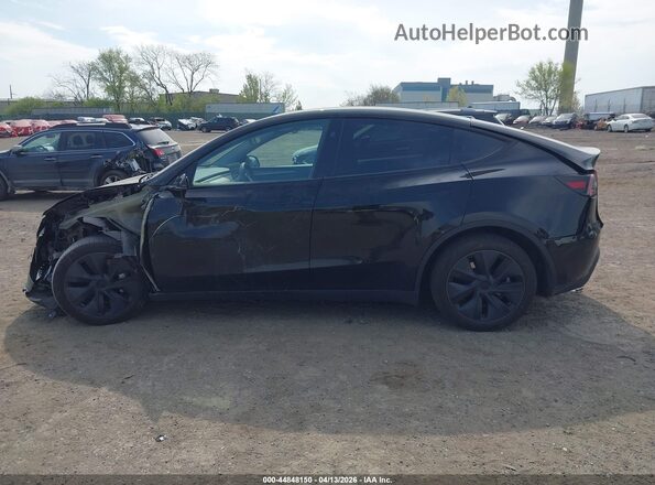 7SAYGDEE6SA360372 2025 TESLA MODEL Y Black Widok wnętrza z tyłu