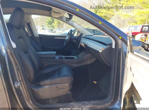 7SAYGDEE7NA021818 2022 TESLA MODEL Y Gray წინა სალონის ხედი
