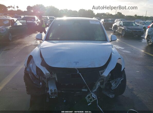 7SAYGDEE7PA149348 2023 TESLA MODEL Y White Widok zestawu wskaźników