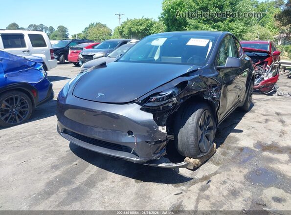7SAYGDEE7RA305942 2024 TESLA MODEL Y Gray Przód lewy