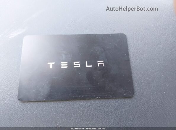 7SAYGDEE7RA305942 2024 TESLA MODEL Y Gray Widok deski rozdzielczej