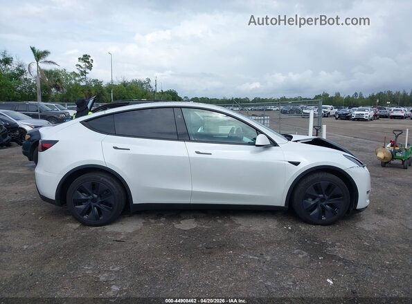 7SAYGDEE7RA321199 2024 TESLA MODEL Y White Вид задньої частини салону