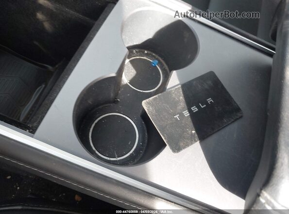 7SAYGDEE8NA009256 2022 TESLA MODEL Y Gray წინა პანელის ხედი