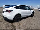 2022 Tesla Model Y Long Range Dual Motor All-wheel Drive White vin: 7SAYGDEE8NA013582