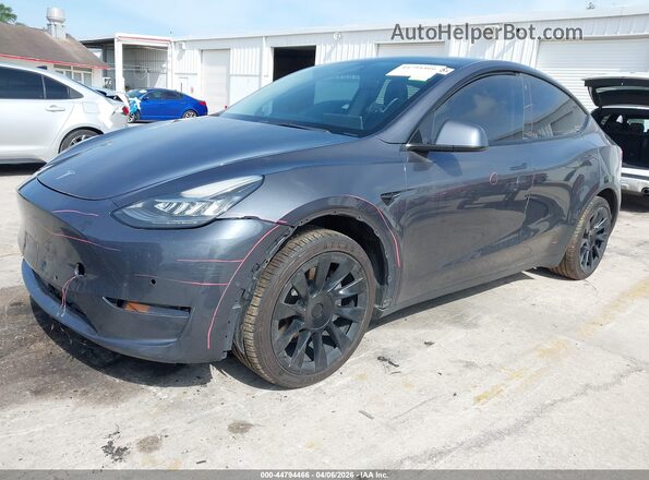 7SAYGDEE8NF387239 2022 TESLA MODEL Y Gray Front left