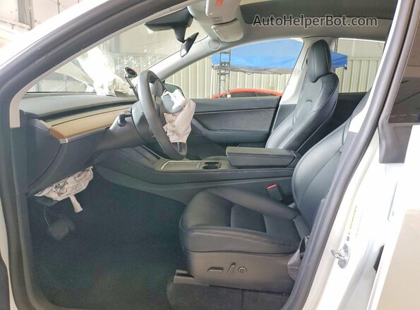 7SAYGDEE8NF504530 2022 TESLA MODEL White წინა სალონის ხედი