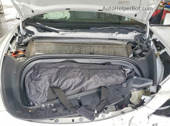 7SAYGDEE8NF504530 2022 TESLA MODEL White უკანა სალონის ხედი