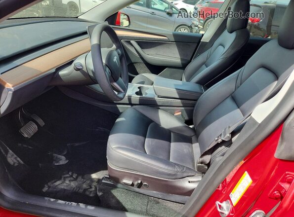 7SAYGDEE8NF560726 2022 TESLA MODEL Red Вид салону спереду