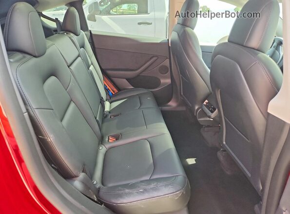 7SAYGDEE8NF560726 2022 TESLA MODEL Red Вид задньої частини салону