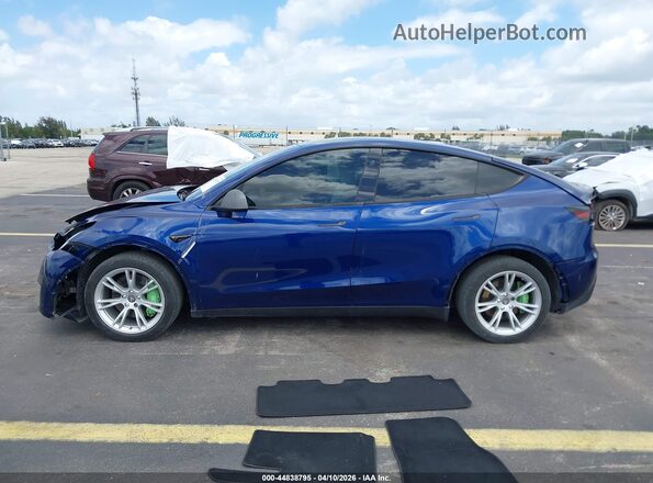 7SAYGDEE8PA200114 2023 TESLA MODEL Y Dark Blue Панорамный вид салона 360°