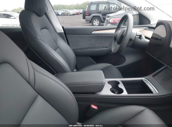 7SAYGDEE8RA280081 2024 TESLA MODEL Y Blue Սալոնի դիմացի տեսք