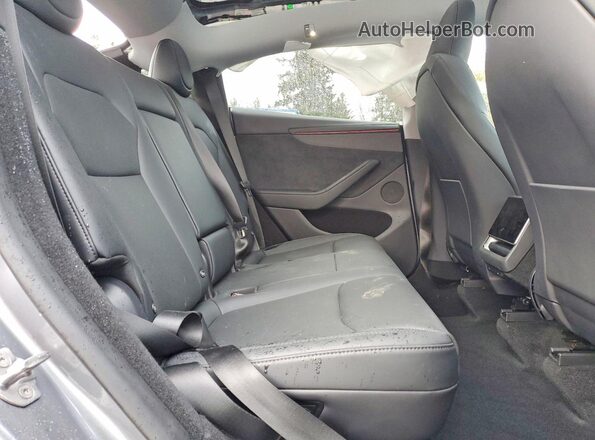 7SAYGDEE8TF426702 2026 TESLA MODEL Silver Widok wnętrza z tyłu