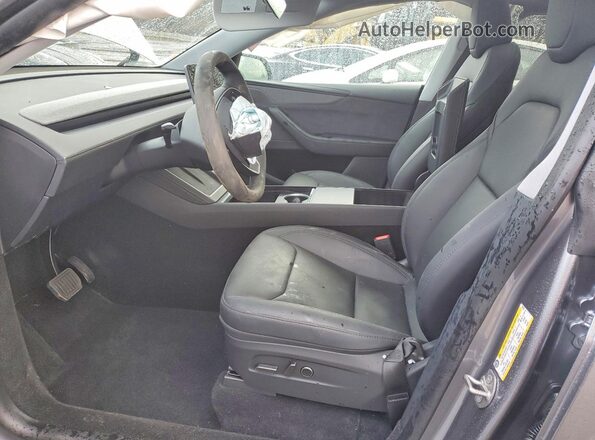 7SAYGDEE8TF426702 2026 TESLA MODEL Silver Widok wnętrza z przodu