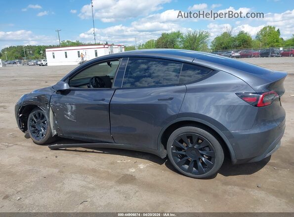 7SAYGDEE9NF422550 2022 TESLA MODEL Y Gray Вид задньої частини салону