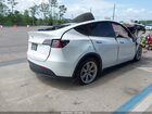 2024 Tesla Model Y Long Range Dual Motor All-wheel Drive White vin: 7SAYGDEE9RA253701