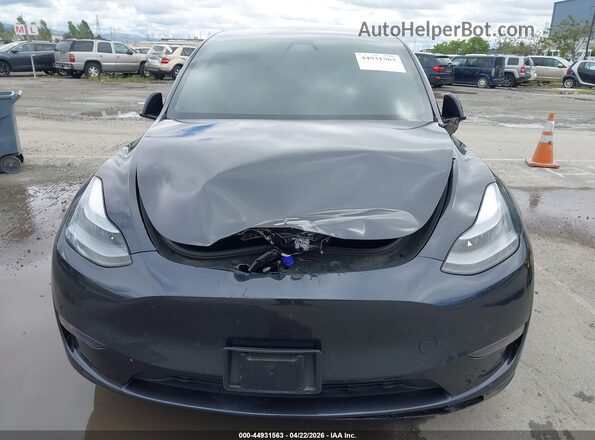 7SAYGDEE9SF295469 2025 TESLA MODEL Y Gray წინა ხედი