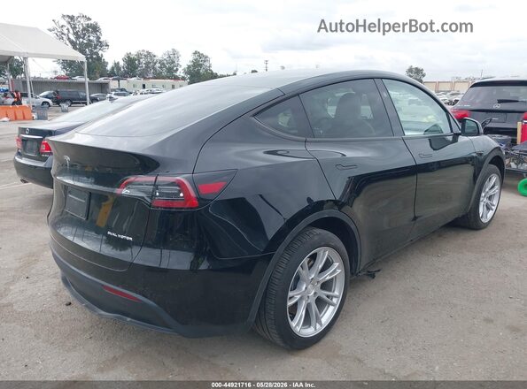 7SAYGDEEXRA236129 2024 TESLA MODEL Y Черный Задняя правая четверть