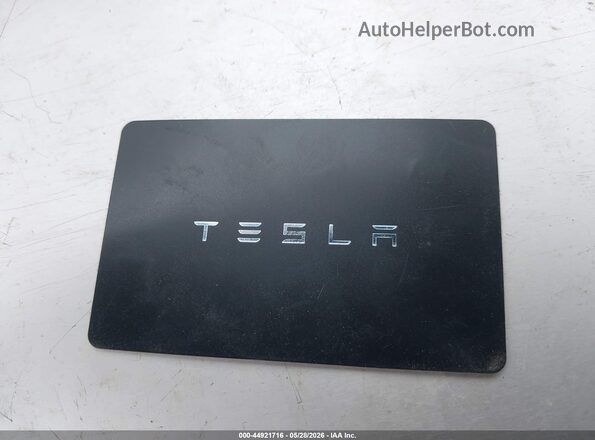 7SAYGDEEXRA236129 2024 TESLA MODEL Y Черный Вид панели приборов