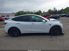 2022 Tesla Model Y Performance Dual Motor All-wheel Drive White vin: 7SAYGDEF0NF448138