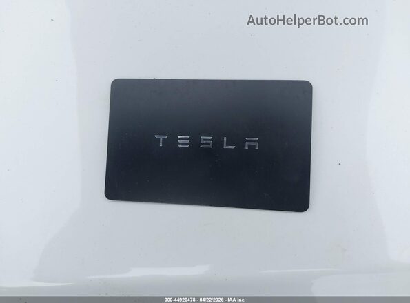 7SAYGDEF0NF448138 2022 TESLA MODEL Y White Dashboard view