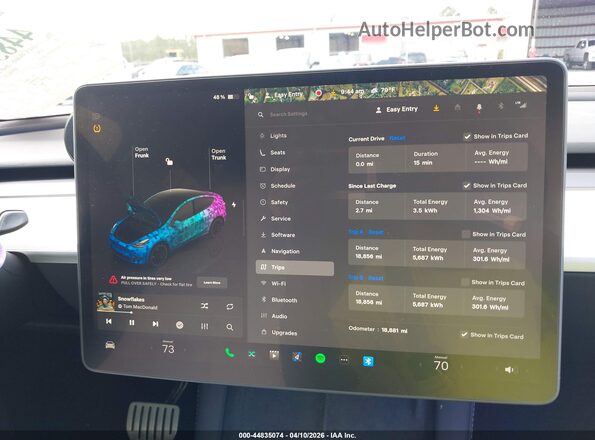 7SAYGDEF1RA285373 2024 TESLA MODEL Y Blue Widok tylnych siedzeń
