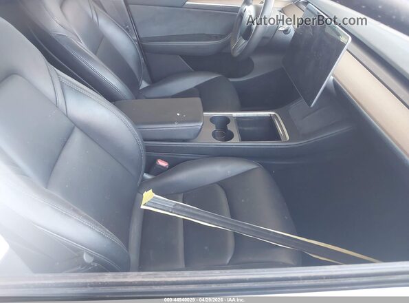7SAYGDEF5NF554715 2022 TESLA MODEL Y White წინა სალონის ხედი