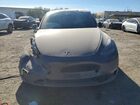 2022 Tesla Model Y Silver vin: 7SAYGDEF5NF564967