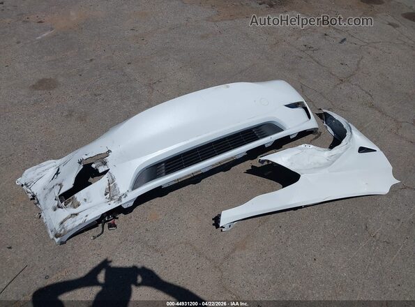7SAYGDEF5RF049442 2024 TESLA MODEL Y White ხელსაწყოთა პანელის ხედი