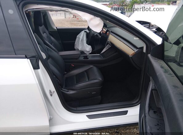 7SAYGDEF6NF312175 2022 TESLA MODEL Y White Widok wnętrza z przodu