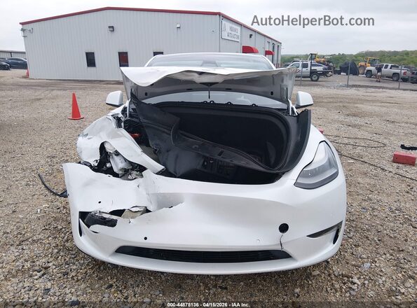 7SAYGDEF6NF312175 2022 TESLA MODEL Y White Widok zestawu wskaźników