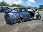 2022 Tesl Model Y Gray vin: 7SAYGDEF7NF309916