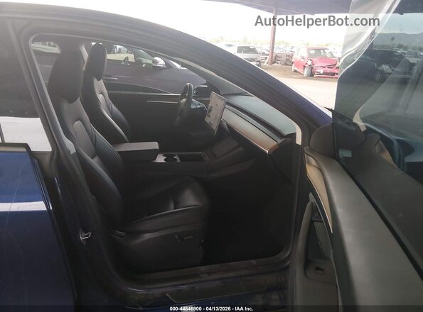 7SAYGDEF7RF063150 2024 TESLA MODEL Y Blue Widok wnętrza z przodu