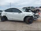2022 Tesla Model Y Performance Dual Motor All-wheel Drive White vin: 7SAYGDEF9NF453595