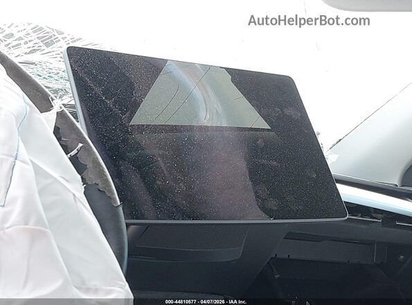 7SAYGDEF9NF453595 2022 TESLA MODEL Y White Rear seats view