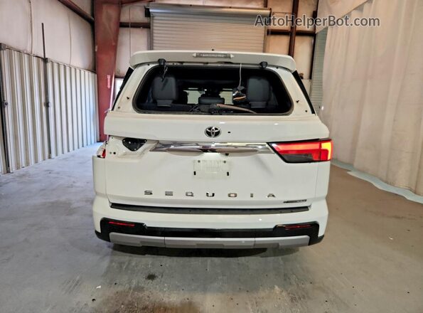 7SVAAABA3TX079016 2026 TOYOTA LIMITED White Rear view