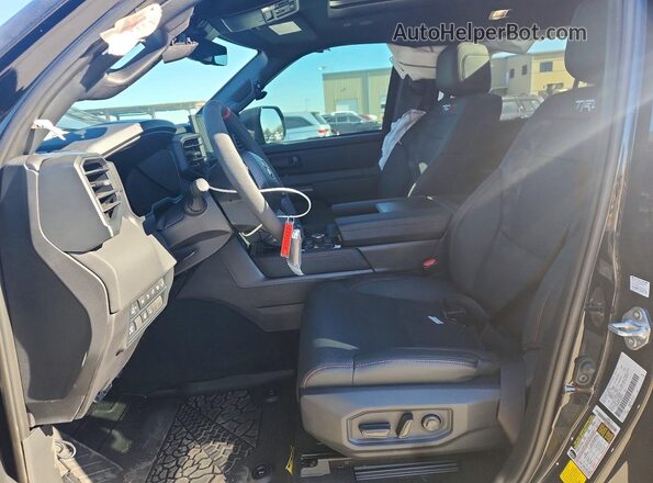 7SVAAABA9TX080574 2026 TOYOTA SEQUOIA Black Vista interior delantera