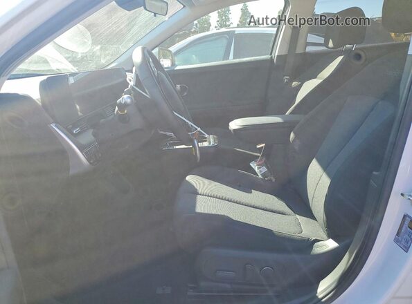 7YAKM4DA0SY035237 2025 HYUNDAI IONIQ Белый Вид салона спереди