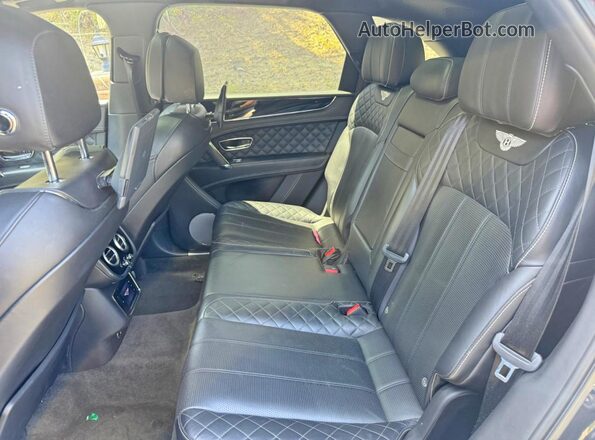 SJAAC2ZV6HC015264 2017 BENTLEY BENTAYGA Бирюзовый Вид салона спереди