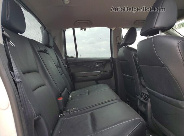 5FPYK3F62HB015517 2017 HONDA RIDGELINE White უკანა სალონის ხედი