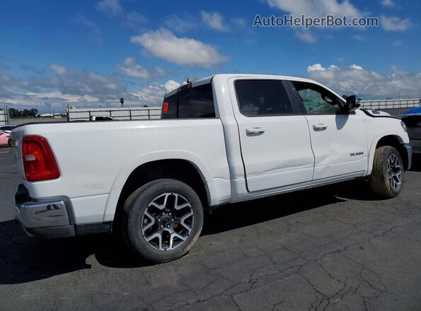 1C6SRFJP2SN567773 2025 RAM 1500 Белый Передняя правая четверть