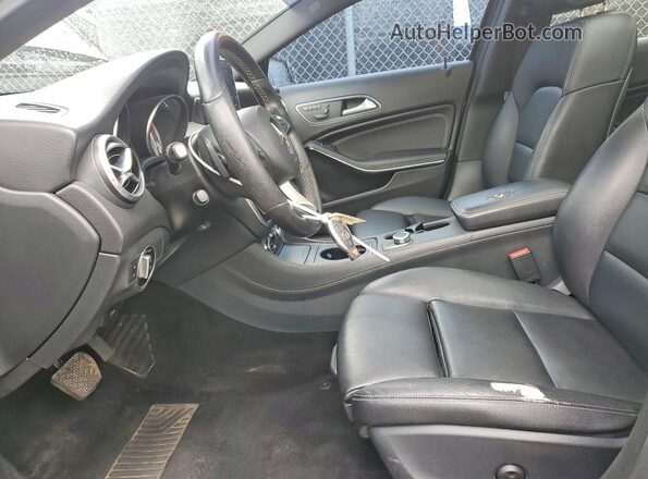 WDCTG4GB4HJ297541 2017 MERCEDES-BENZ GLA-CLASS Black წინა პანელის ხედი