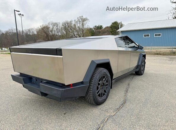 7G2CEHEE3RA048554 2024 TESLA CYBERTRUCK Gray Front view