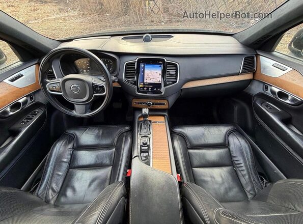 YV4A22PL3J1209333 2018 VOLVO XC90 Black Vista del cuadro de instrumentos