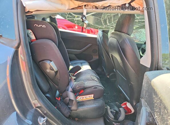 5YJYGDEE9MF077368 2021 TESLA MODEL Y Серый Вид задней части салона