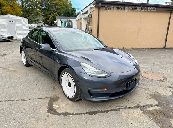 5YJ3E1EB1JF119421 2018 TESLA MODEL 3 Gray Przód lewy