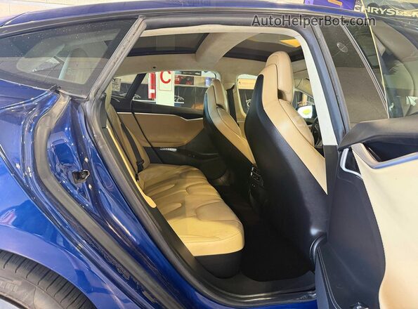 5YJSA1E21HF209895 2017 TESLA MODEL S Синий Вид салона спереди