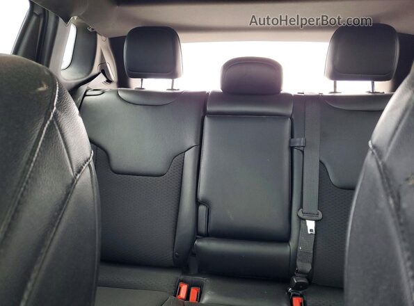 3C4NJDBB4NT228618 2022 JEEP COMPASS Silver უკანა სალონის ხედი