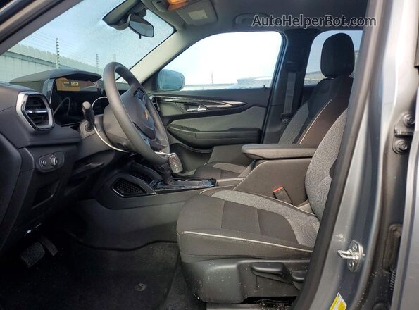 KL79MRSL1TB067848 2026 CHEVROLET TRAILBLAZER Серый Вид салона спереди